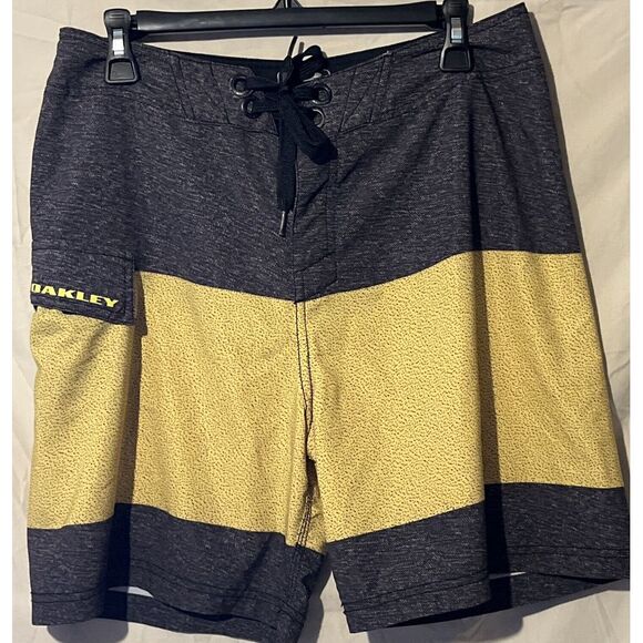 Oakley Other - Oakley Men's‎ Swim Trunks Size 31